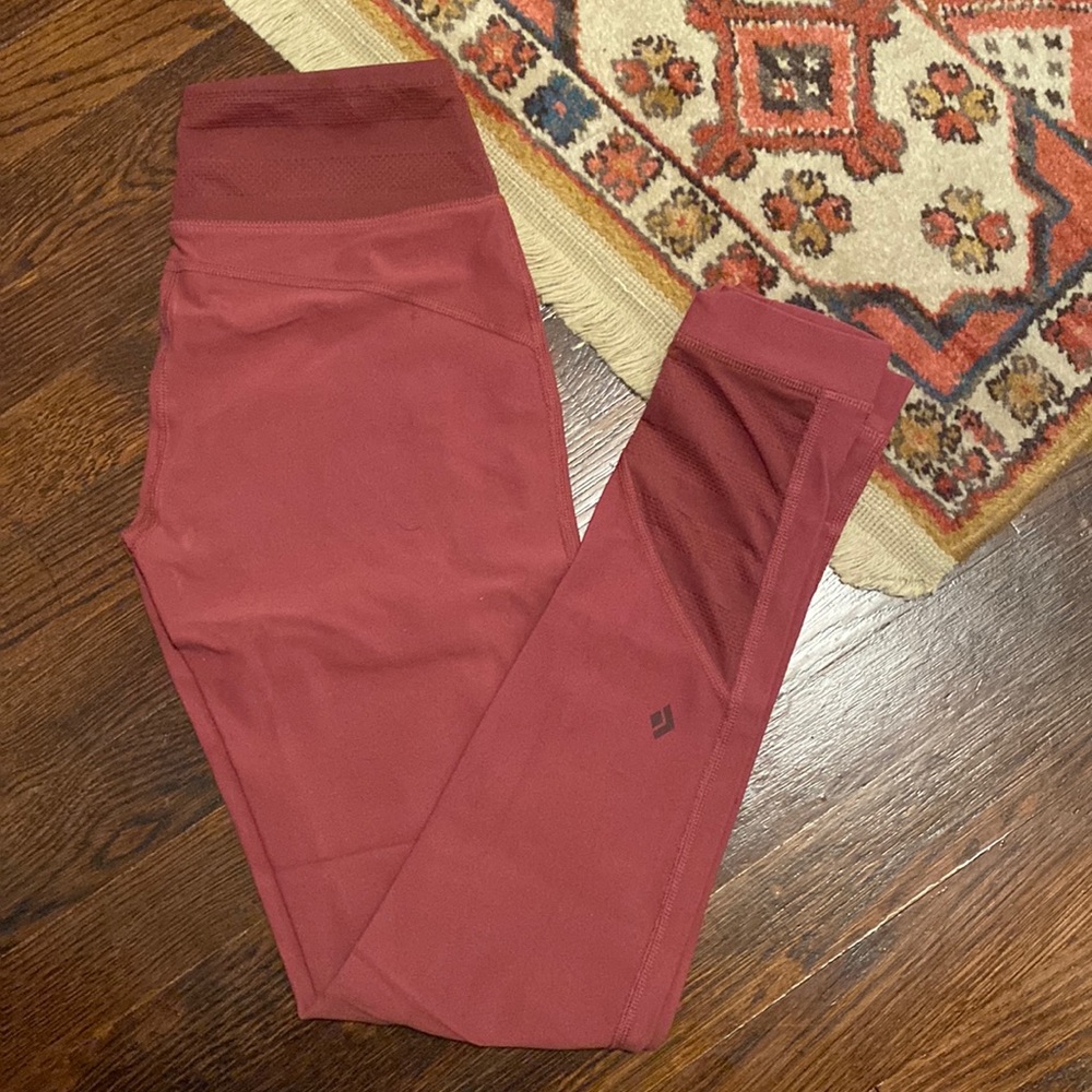 Black diamond pink leggings